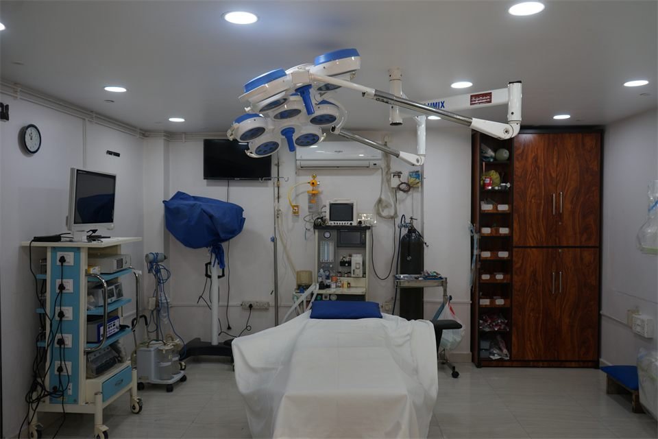 Critical care beds and medical support systems