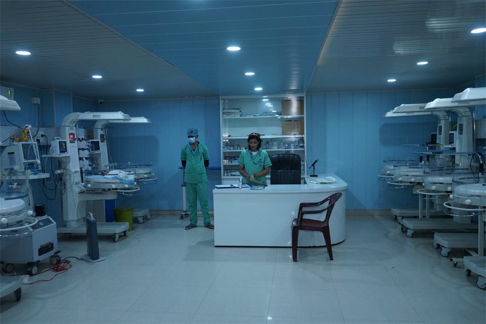 Clinical care unit and equipment at MR Hospital