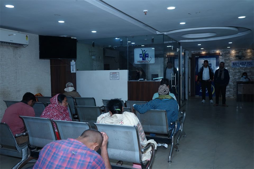 MR Hospital waiting lounge and reception side view