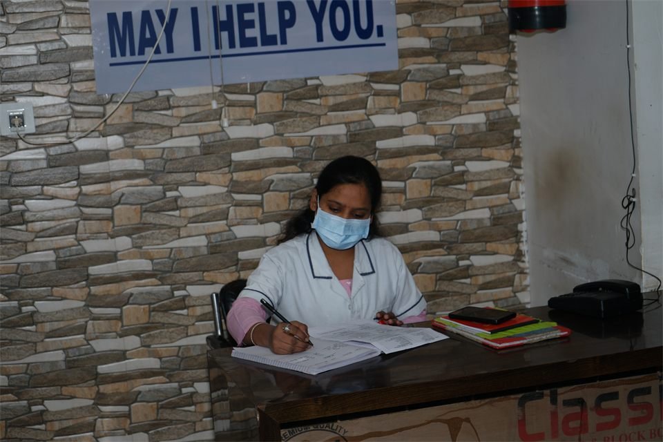 MR Hospital reception and patient assistance area